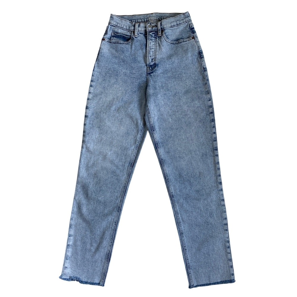 Old Navy Extra High Rise Curvy Sky High Straight Jeans Light Acid Wash Size 4